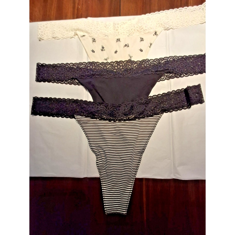OLD NAVY WOMENS THONGS. NWOT 3 PAIRS SIZE 3X BLACK/WHITE STRIPE/FLORAL/LACE TRIM